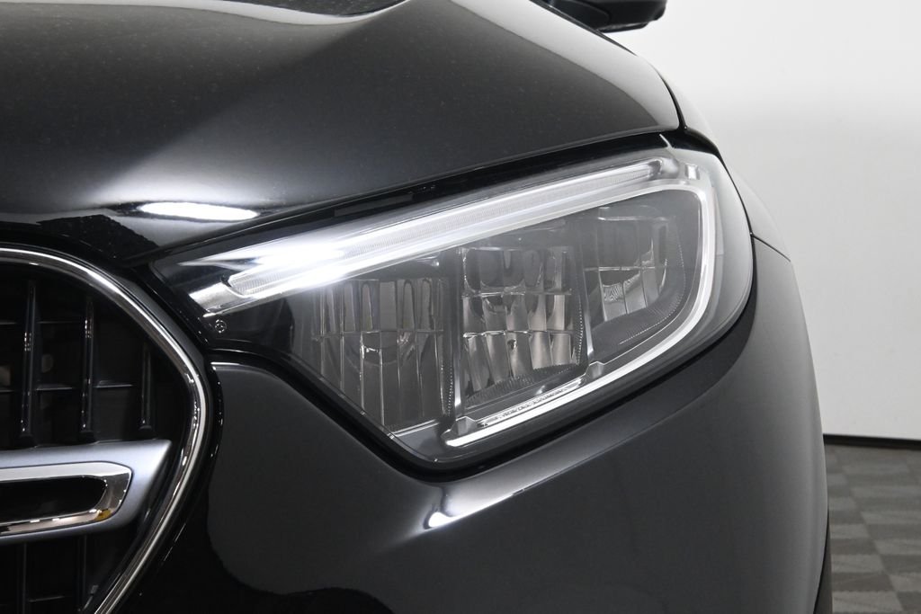 Used 2026 Black Mercedes-Benz GLC 300 image 11