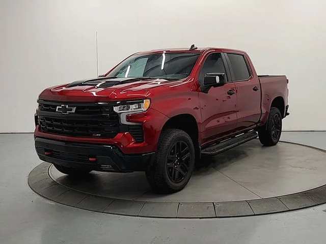 Used 2025 Red Chevrolet LT Trail Boss image 4