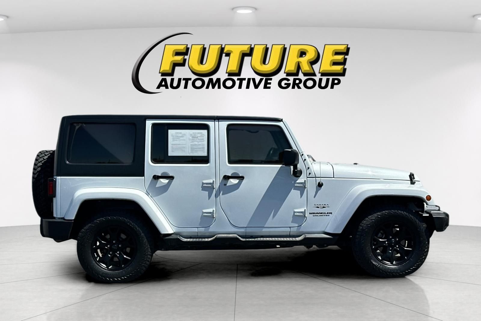 Used 2017 White Jeep Unlimited Sahara image 3