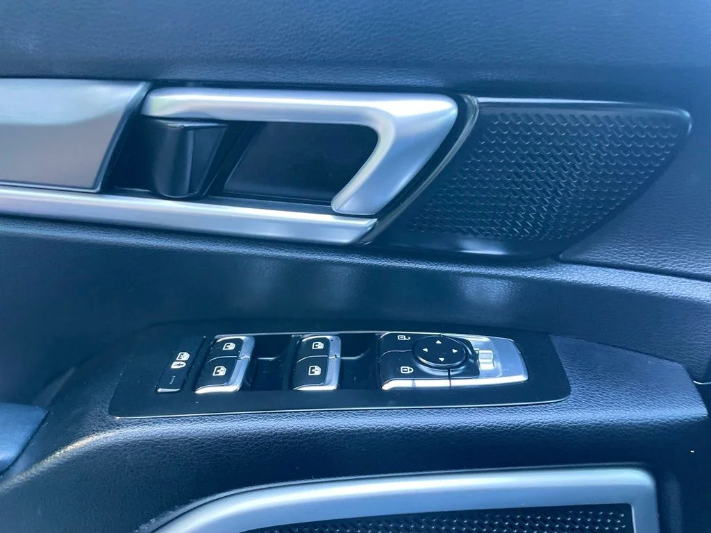 Used 2020 Dark Moss Kia S image 16
