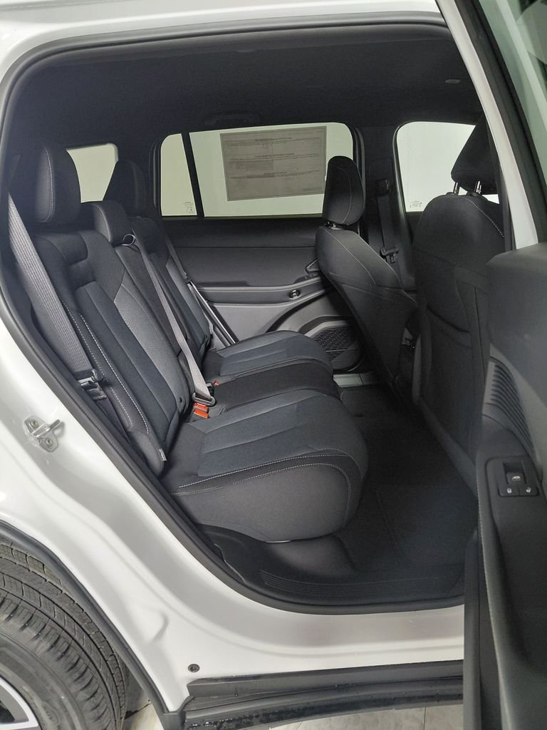 New 2026 Bright White Clear-Coat Exterior Paint Jeep Laredo image 17