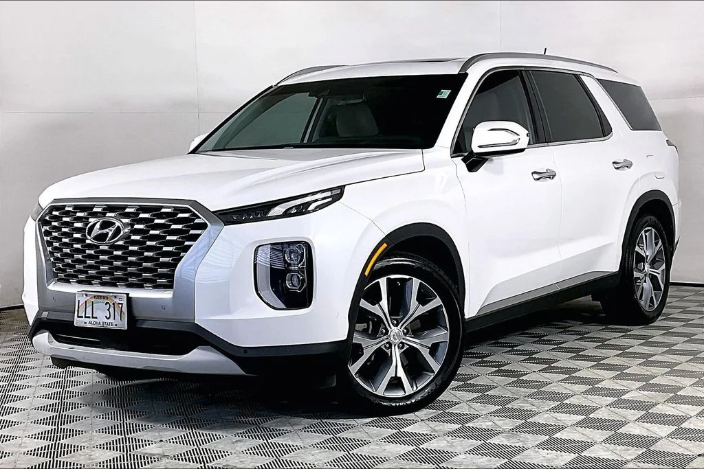 Used 2021 White Hyundai SEL image 1