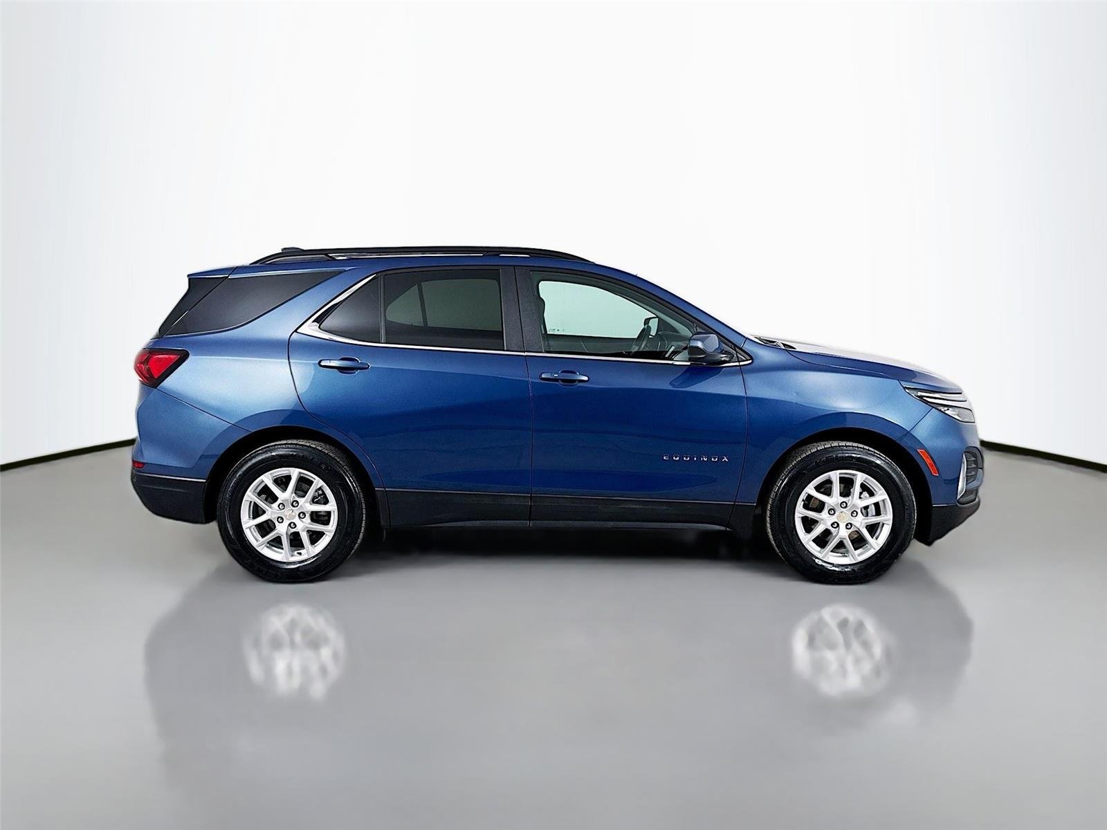 Used 2024 Lakeshore Blue Metallic Chevrolet LT image 10
