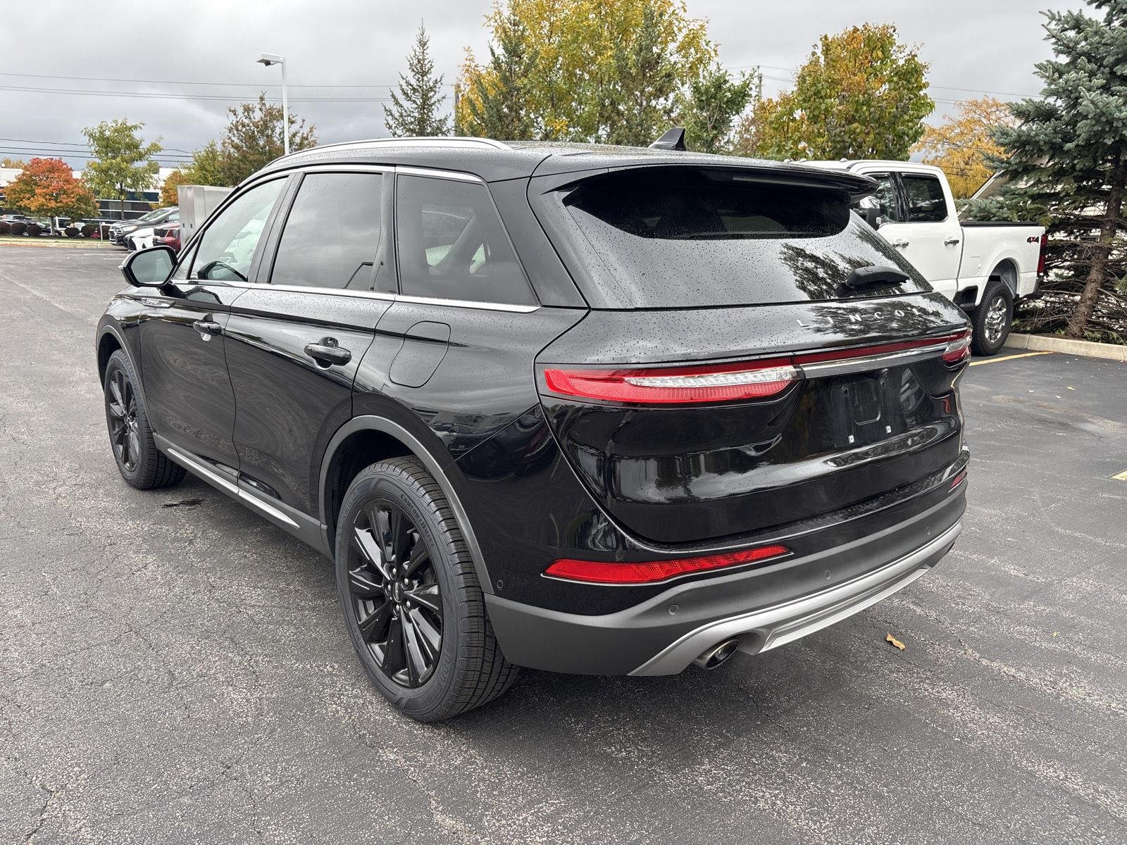 Used 2020 Infinite Black Lincoln Reserve image 16