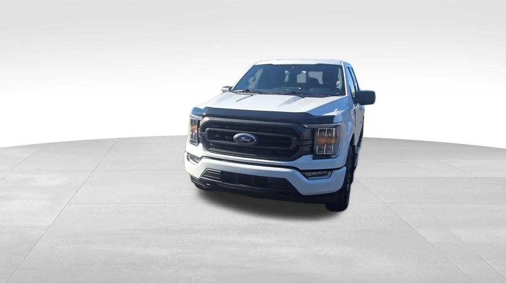 Used 2022 White Ford XLT image 3