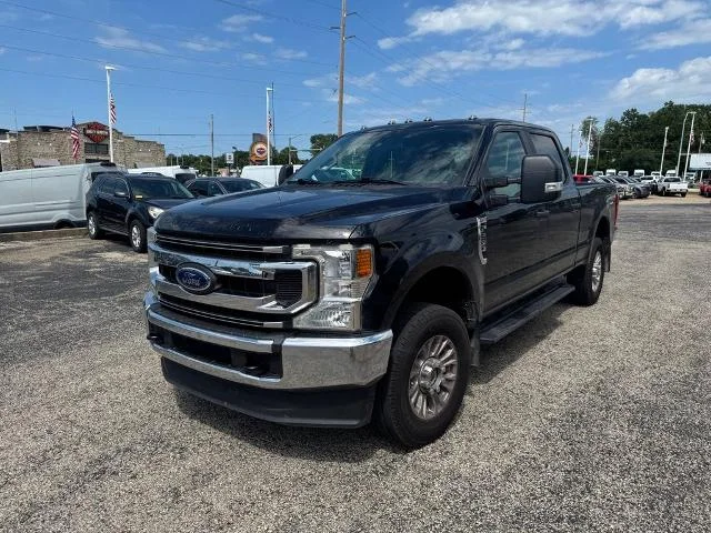 Used 2020 Black Metallic Ford  image 3