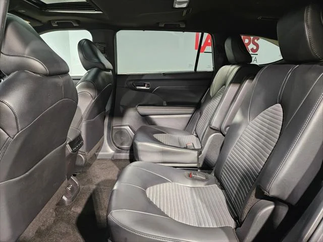 Certified Used 2025 MAGNETIC GRAY MET. Toyota  image 36