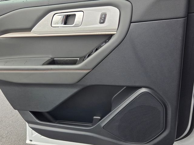 New 2026 Space White Metallic Ford Active image 29