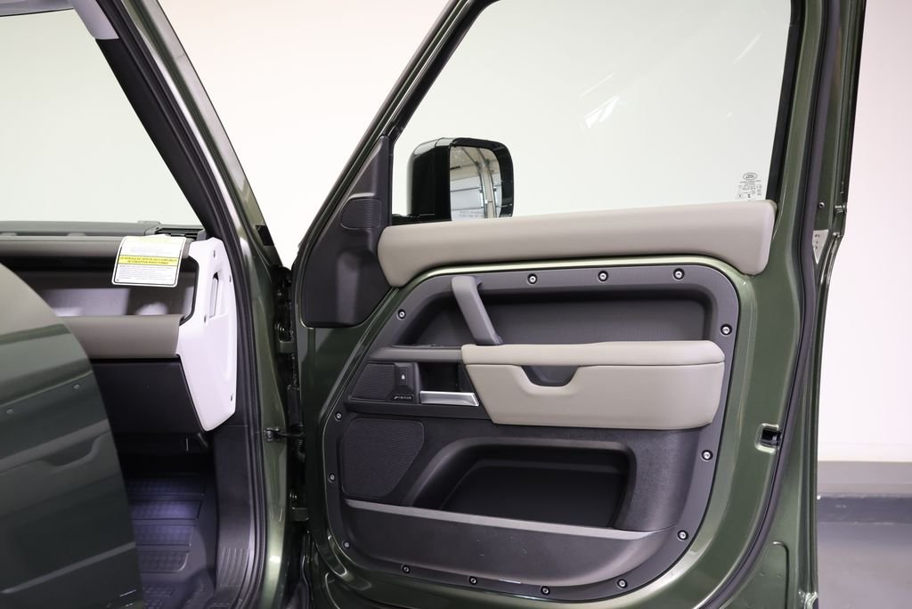 New 2026 Woolstone Green Land Rover S image 35