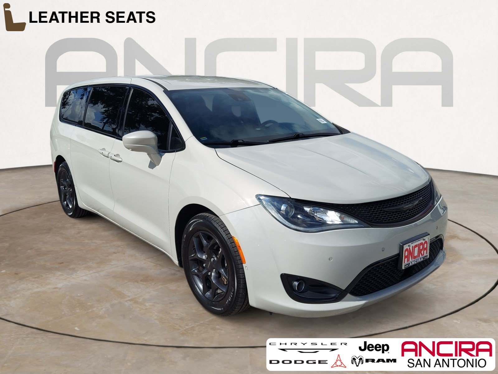 Used 2020 Luxury White Pearlcoat Chrysler Touring image 1