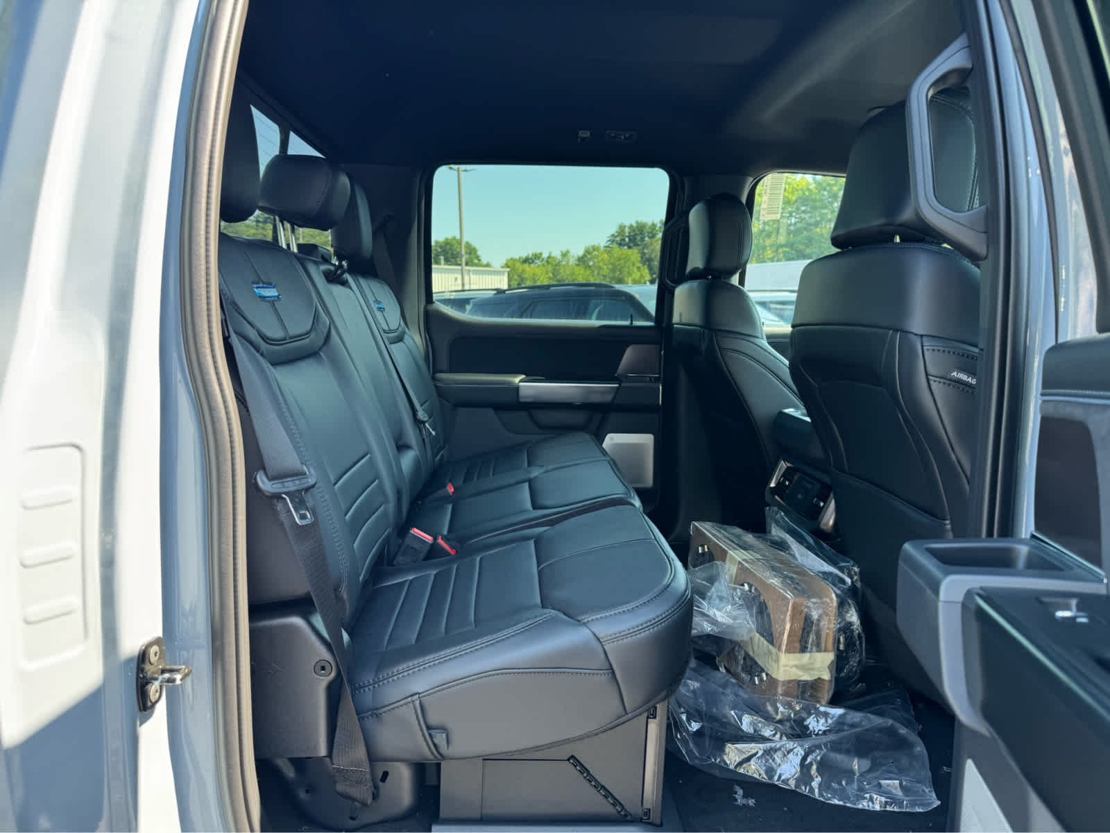 New 2026 Glacier Gray Metallic Tri-Coat Ford Platinum image 12