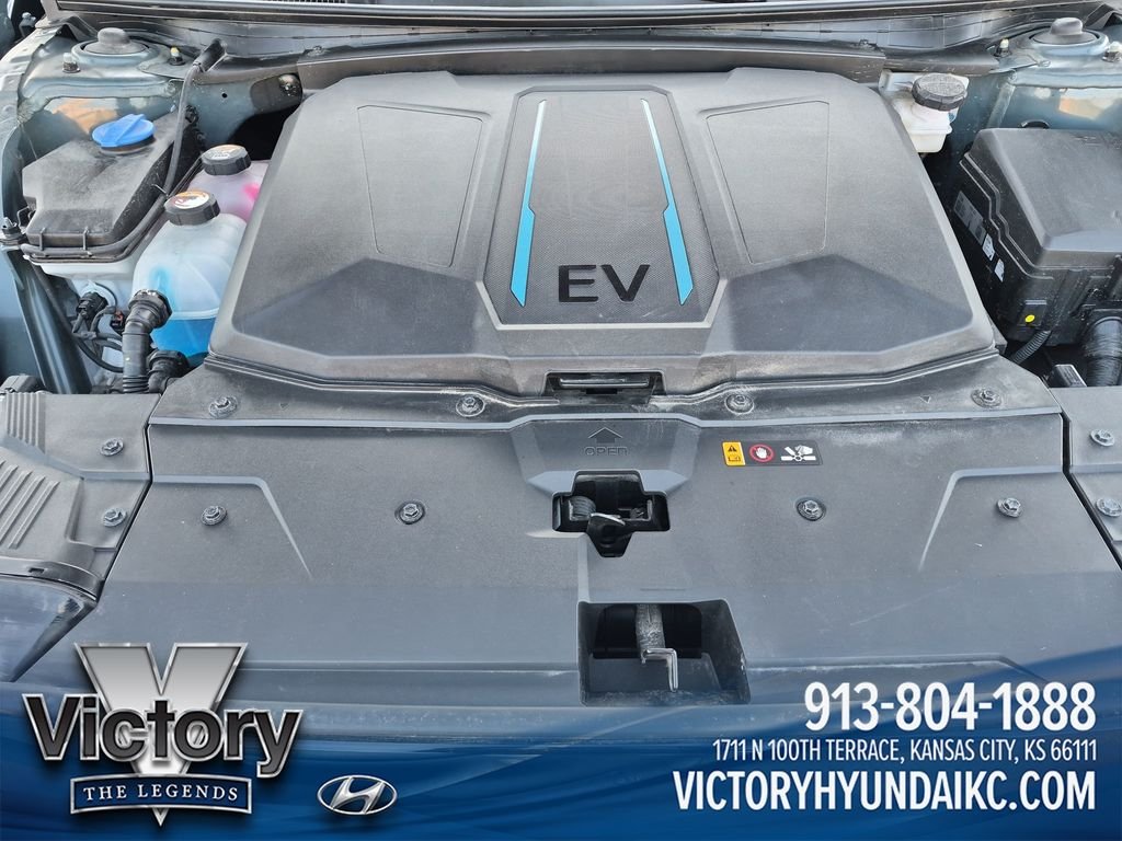 Used 2023 Green Hyundai Limited image 24