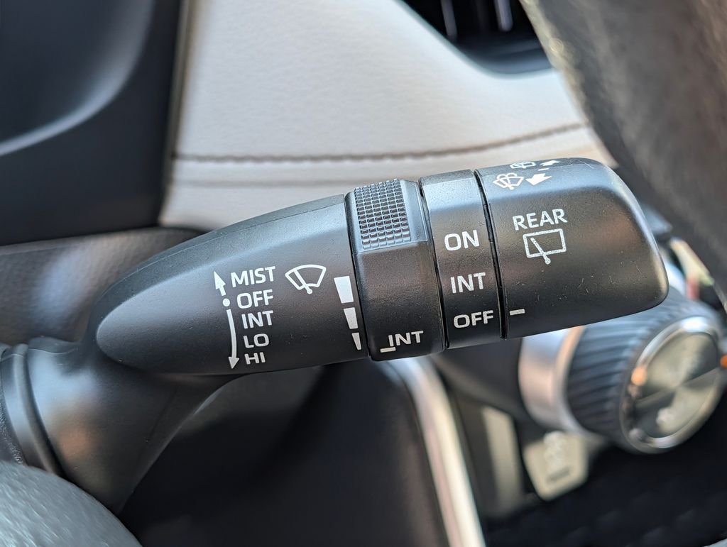 2024 Toyota RAV4 XLE - Photo 29
