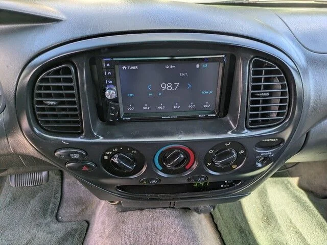 Used 2003 Silver Toyota SR5 image 22