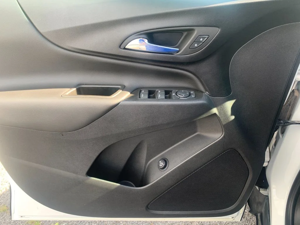 Used 2023 White Chevrolet LT image 12
