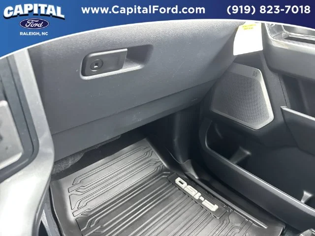 Used 2023 Black Ford Lariat image 28