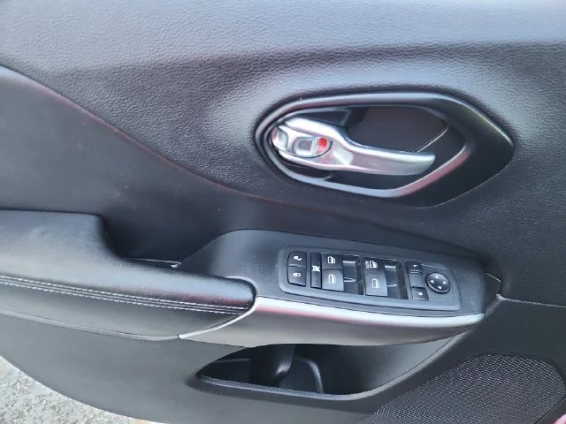 Used 2020 Red Jeep Latitude image 21