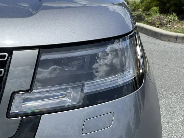 Used 2023 Eiger Gray Metallic Land Rover SE image 8
