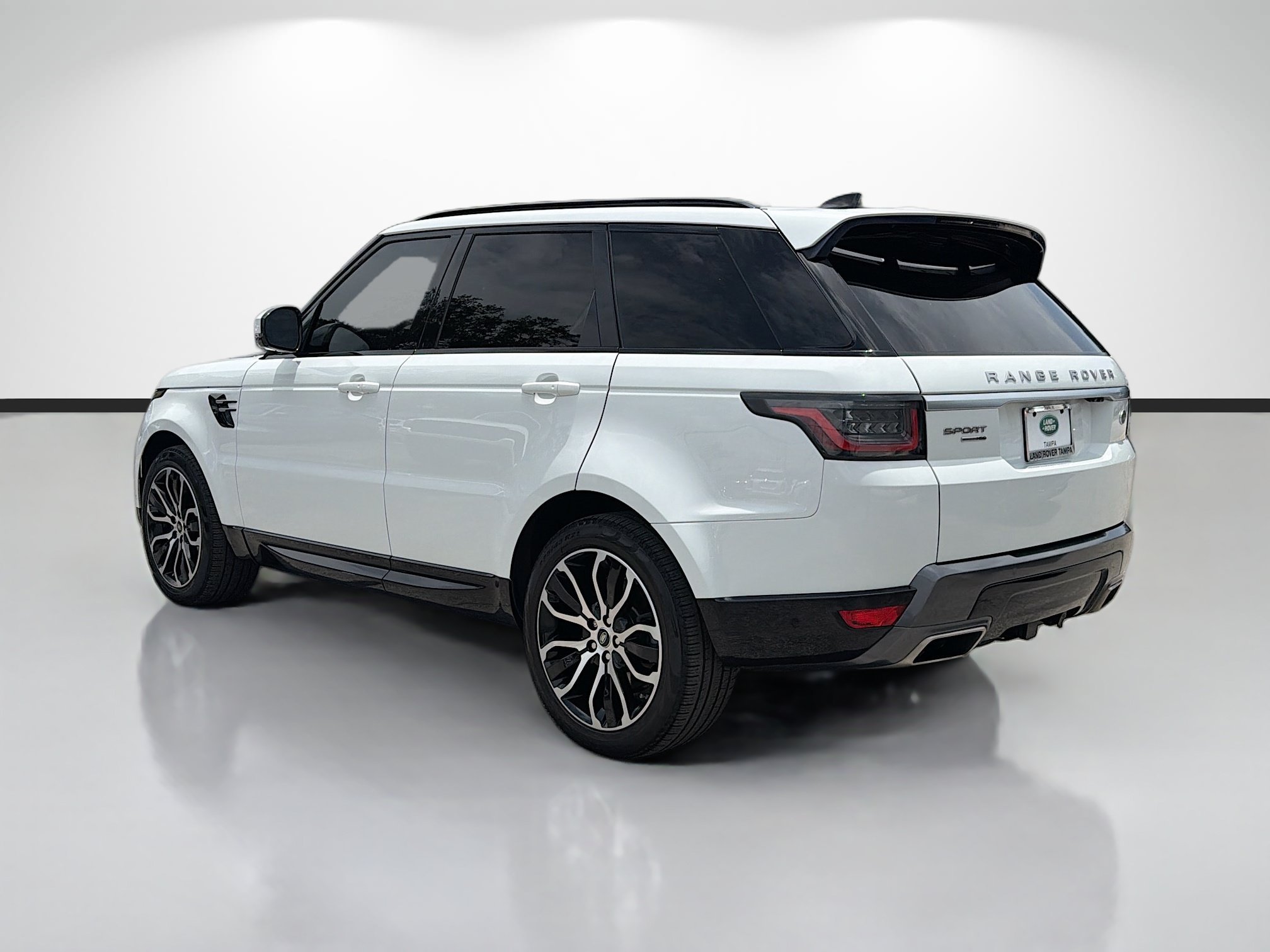 Used 2019 Fuji White Land Rover HSE image 3