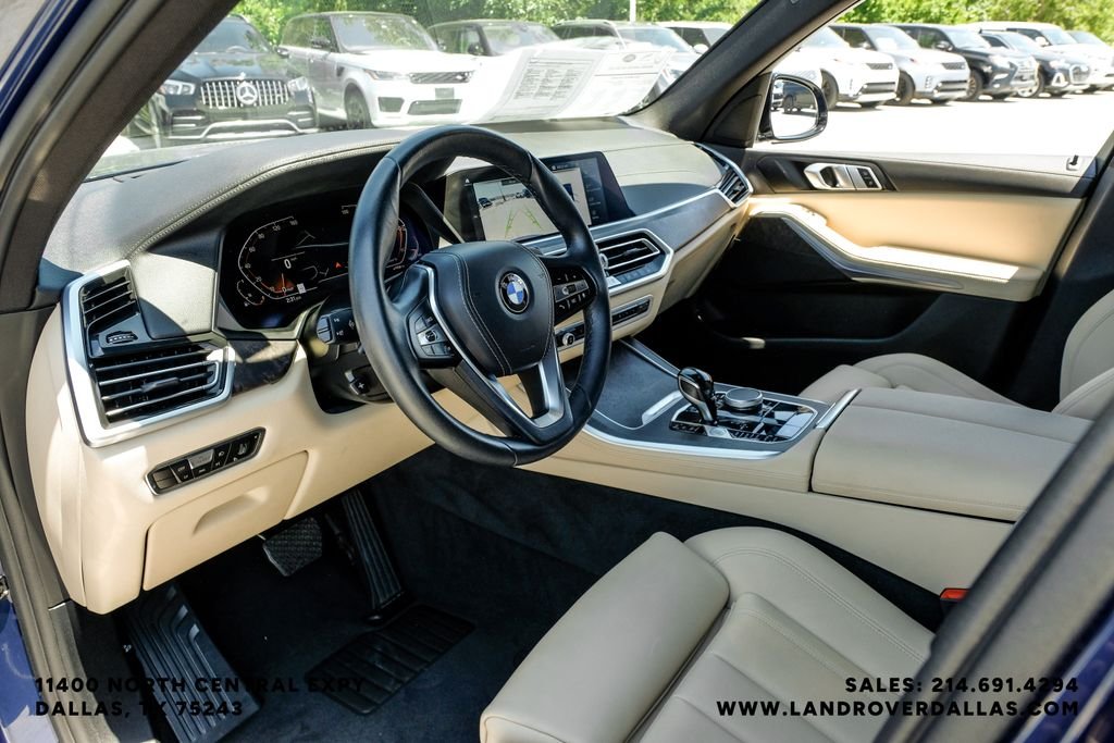 Used 2022 Blue Metallic BMW sDrive40i image 2