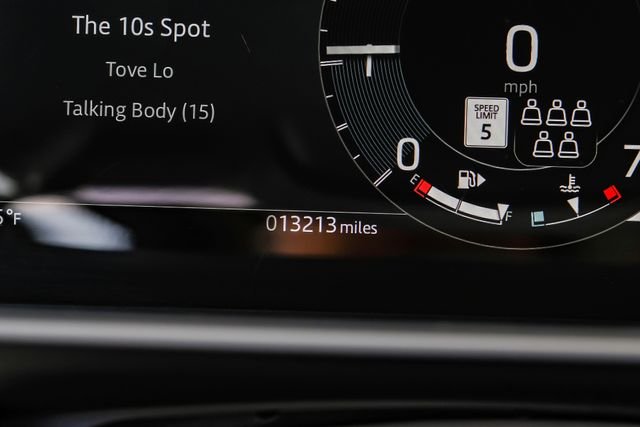 Used 2025 White Land Rover Dynamic SE image 24