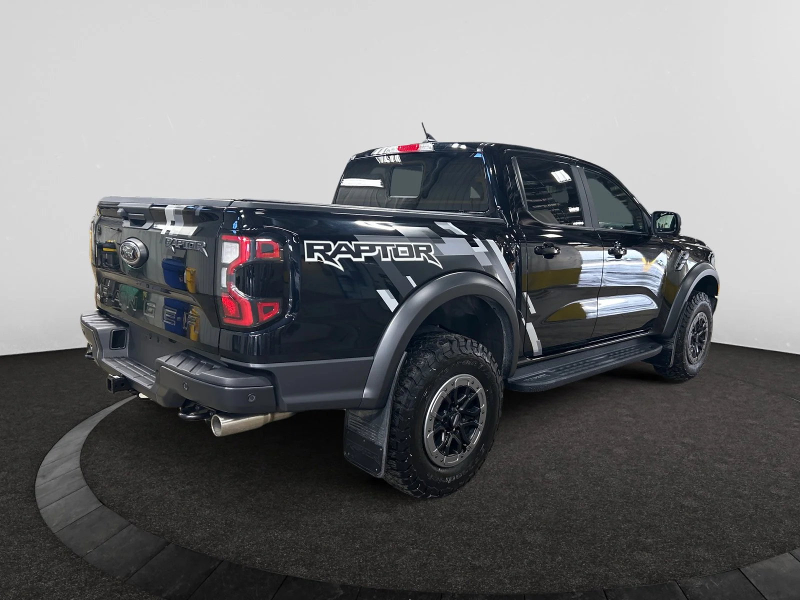 Used 2024 BLACK Ford RAPTOR SuperCrew image 5