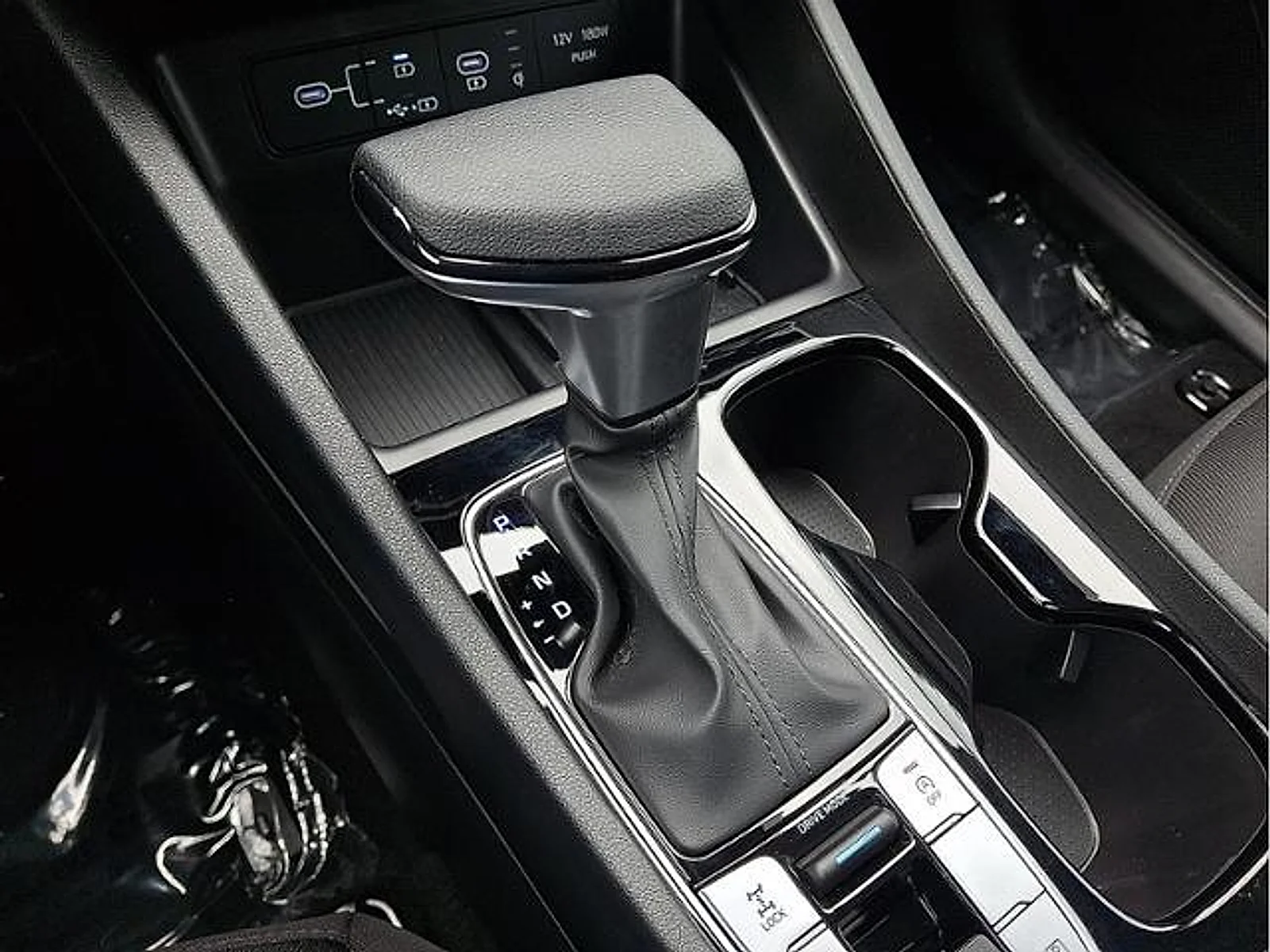 Used 2025 Shimmering Silver Hyundai SEL image 12