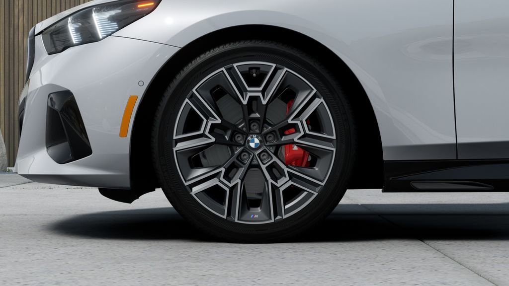 New 2027 Brooklyn Grey Metallic BMW 530i image 31