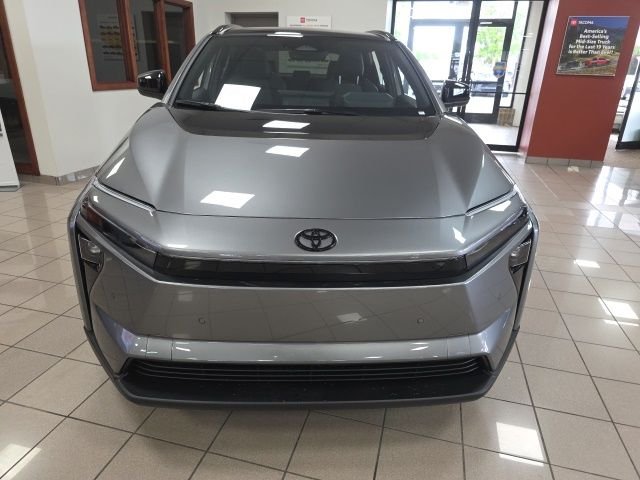 New 2026 Heavy Metal <sup>1</sup> Toyota  XLE image 2