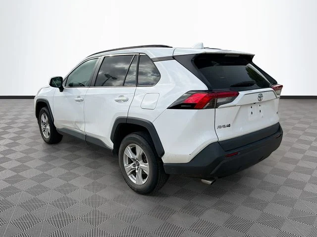 Used 2021 White Toyota XLE image 3