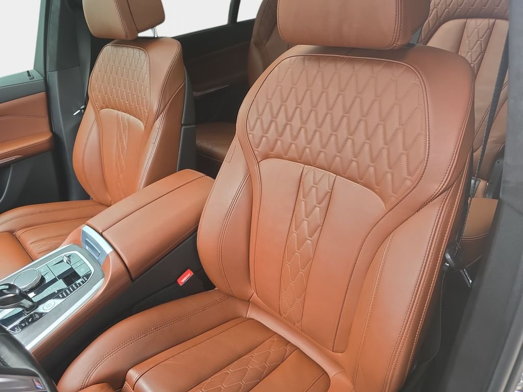 Used 2022 Arctic Grey Metallic BMW M50i image 23