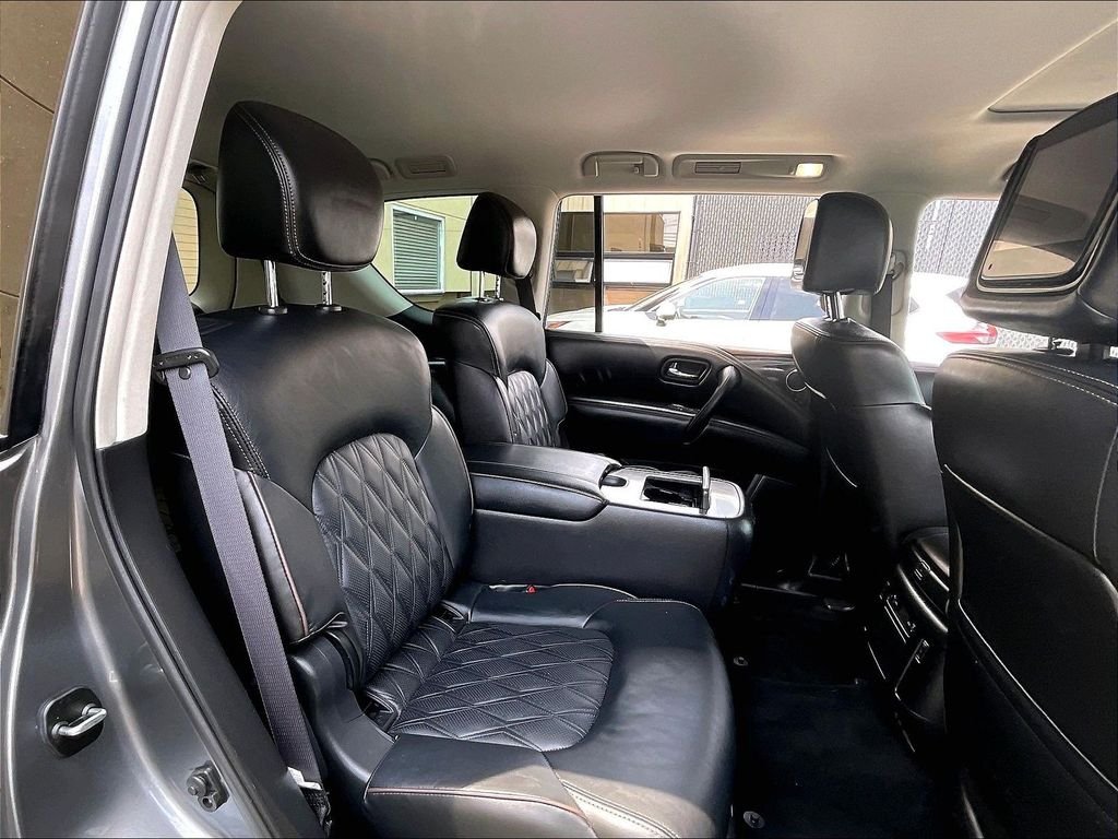 Used 2023 Gray Nissan Platinum image 16