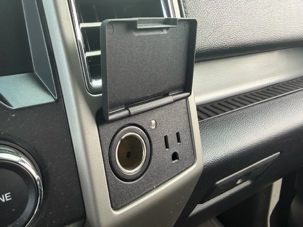Used 2015 Silver Ford Lariat image 26