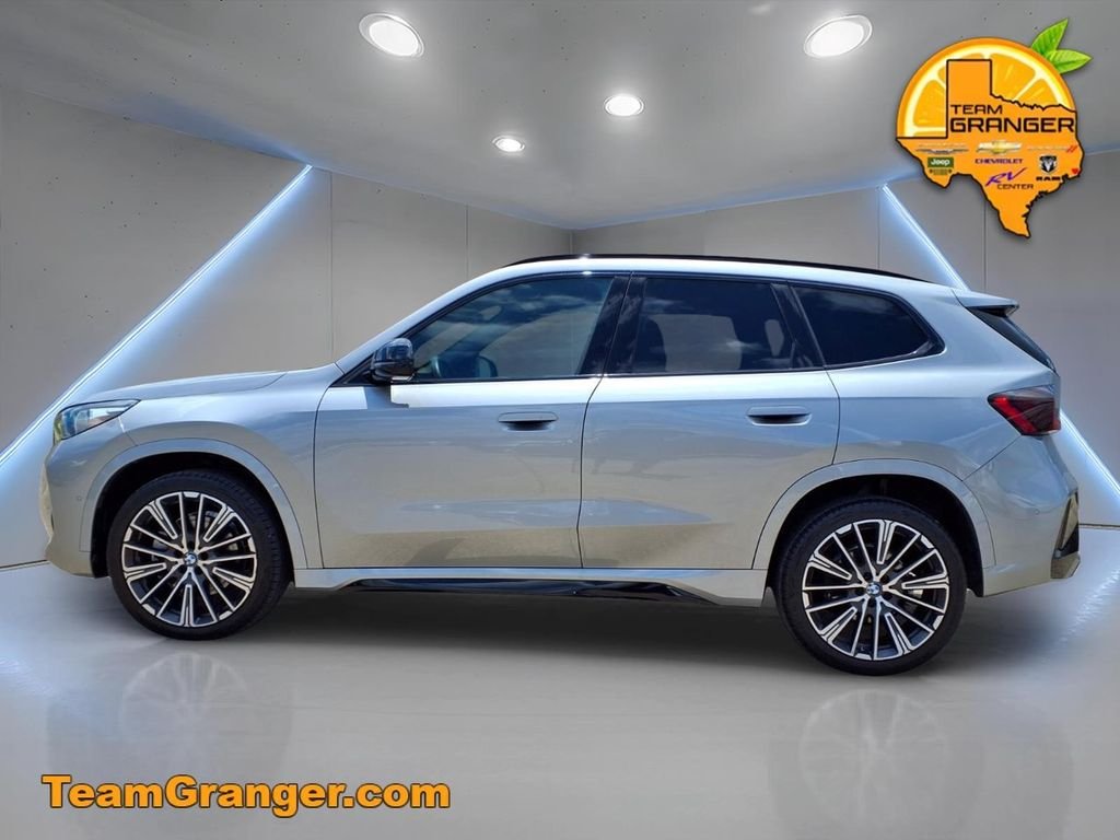 Used 2023 Silver BMW xDrive28i image 6