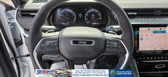 New 2026 Bright White Clear-Coat Exterior Paint Jeep Altitude image 18
