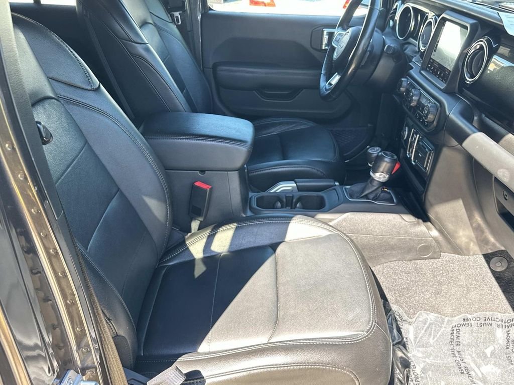 Used 2020 Crystal Metallic Jeep Unlimited Sahara Altitude image 11