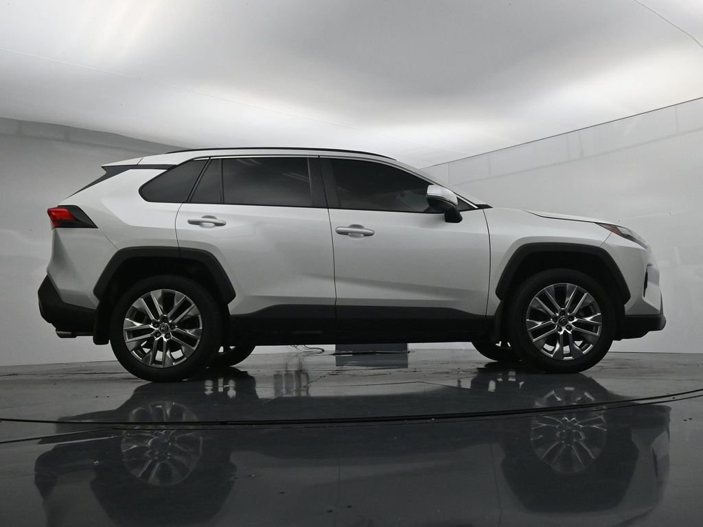 Used 2024 Beige Toyota XLE Premium image 38