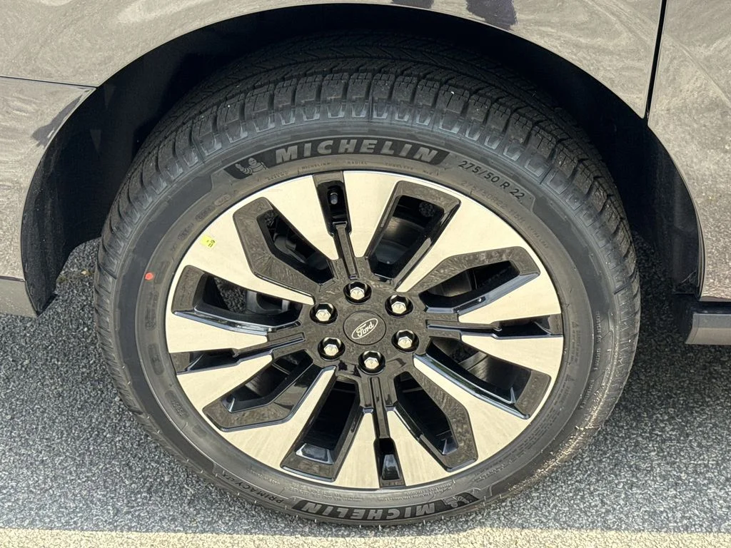 New 2026 Gray Ford Platinum image 17