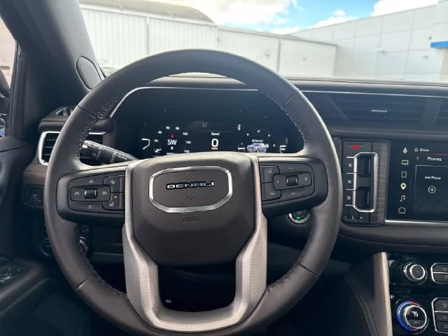 Used 2023 ONYX BLACK GMC Denali image 17