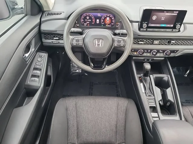 Used 2025 Gray Honda SE image 14