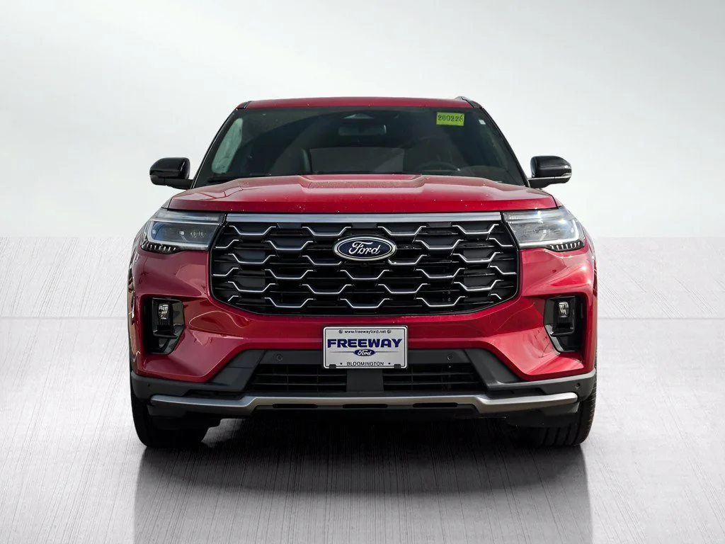 New 2026 Rapid Red Metallic Tinted Clearcoat Ford Platinum™ image 2