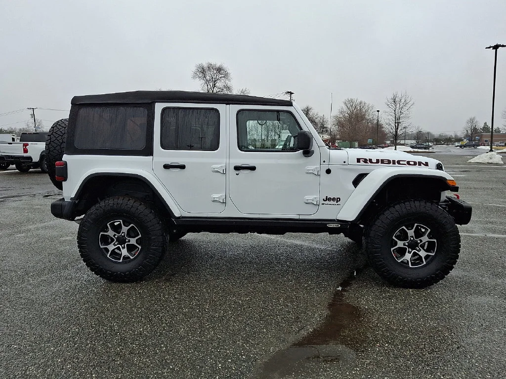 Used 2023 Bright White Clearcoat Jeep Rubicon image 13