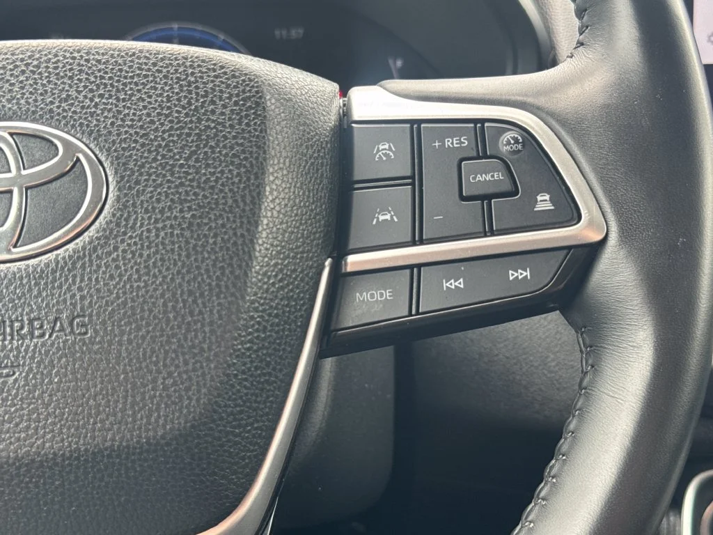 Used 2024 White Toyota XLE image 22
