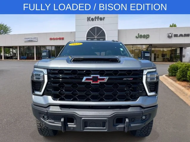 Used 2025 Gray Chevrolet ZR2 image 2