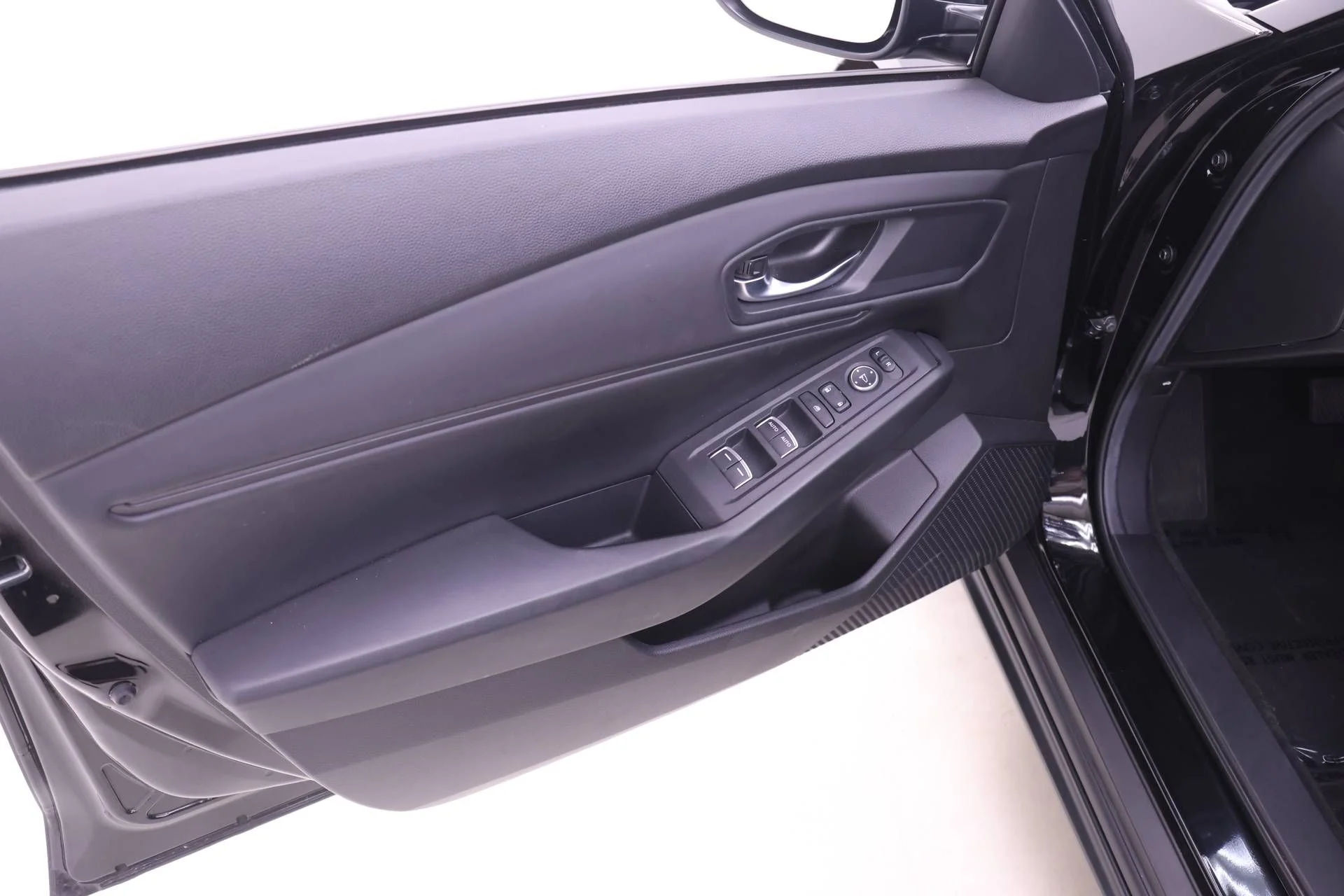 Certified Used 2023 Crystal Black Pearl Honda EX image 9