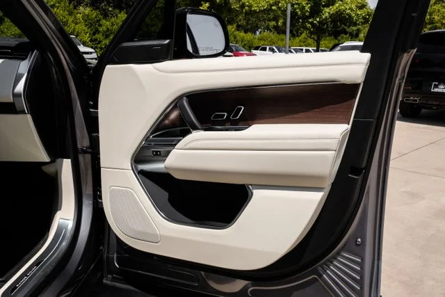 New 2026  Land Rover SE image 56