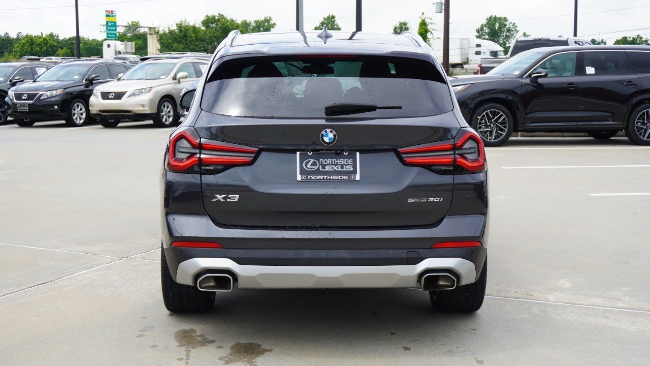 Used 2022 Gray BMW sDrive30i image 7