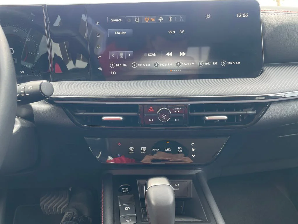 Used 2025 Red Nissan SR image 14