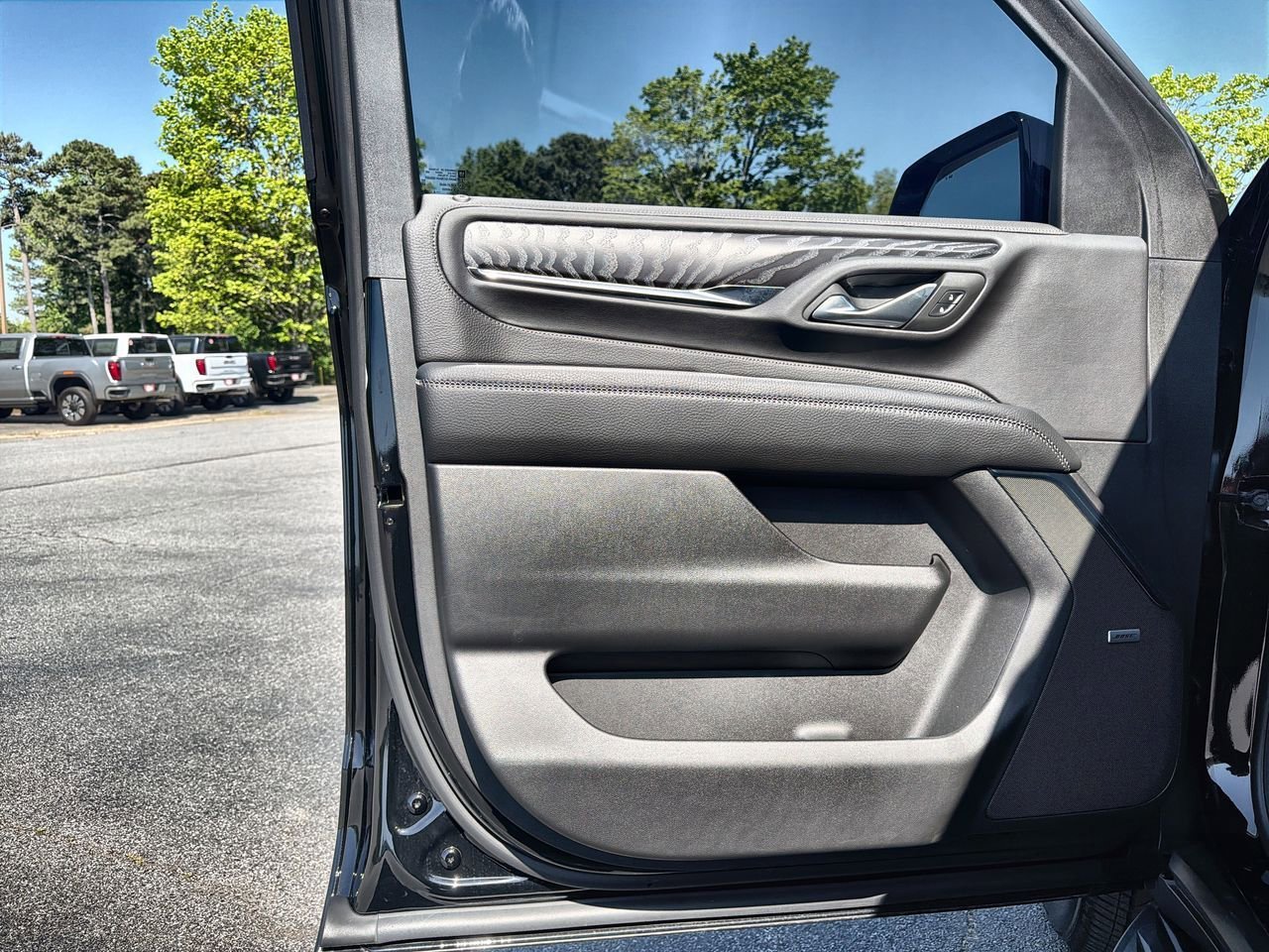 Used 2024 Onyx Black GMC Denali image 18