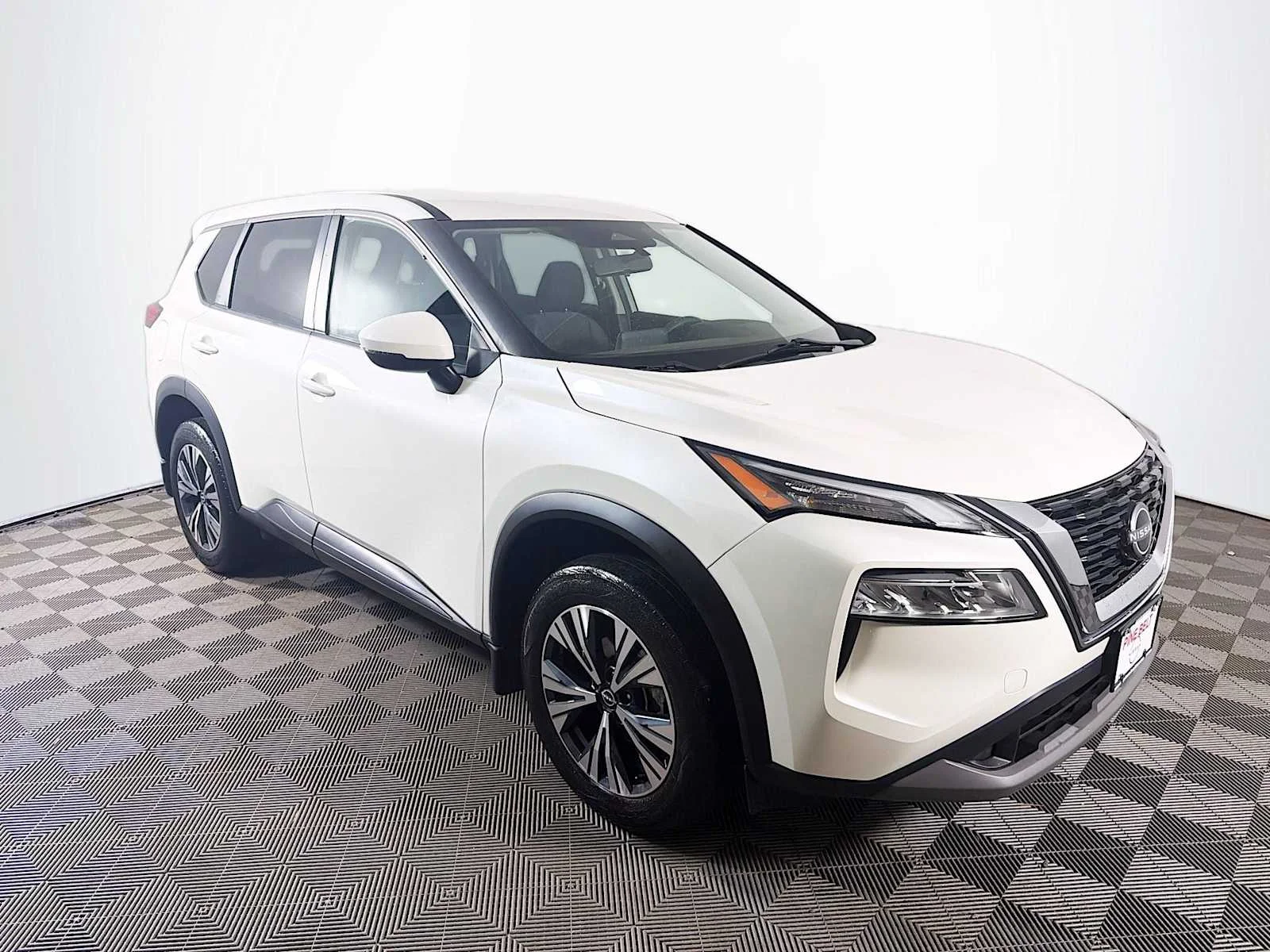 Used 2023 Pearl White Tricoat Nissan SV image 3